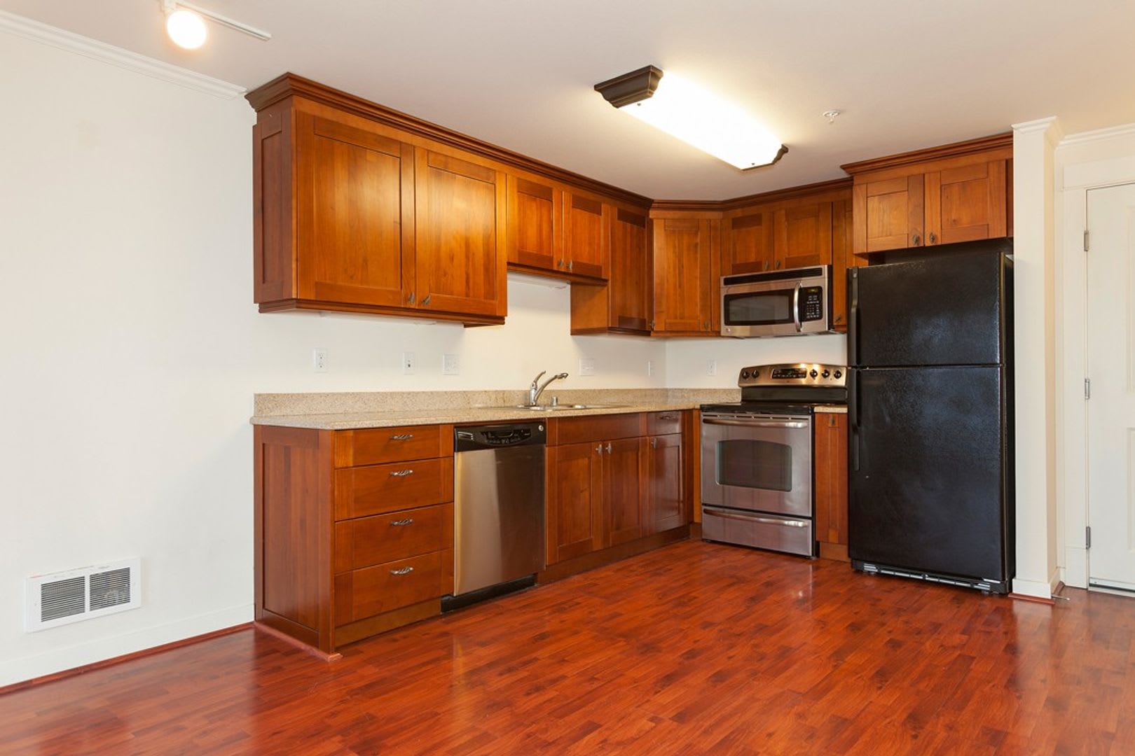 Howard Park Apartments – photo 1