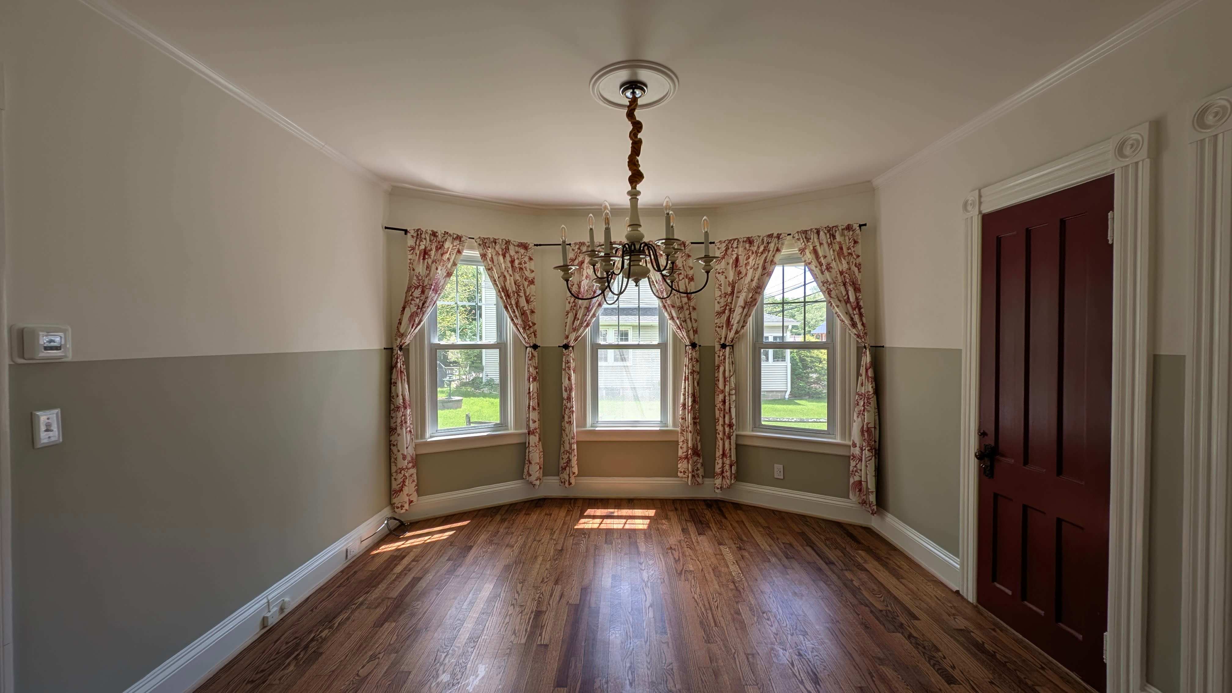 16 Glen Road – photo 1
