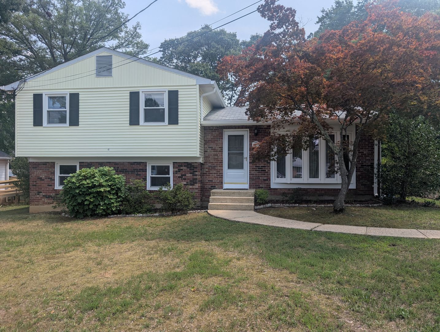 Single Family Home In Rose Hill In Alexandria – photo 1 of 26
