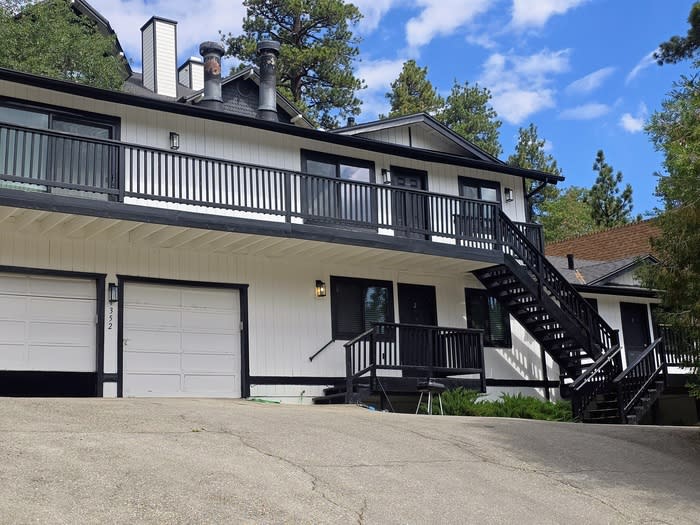 1352 Club View Drive