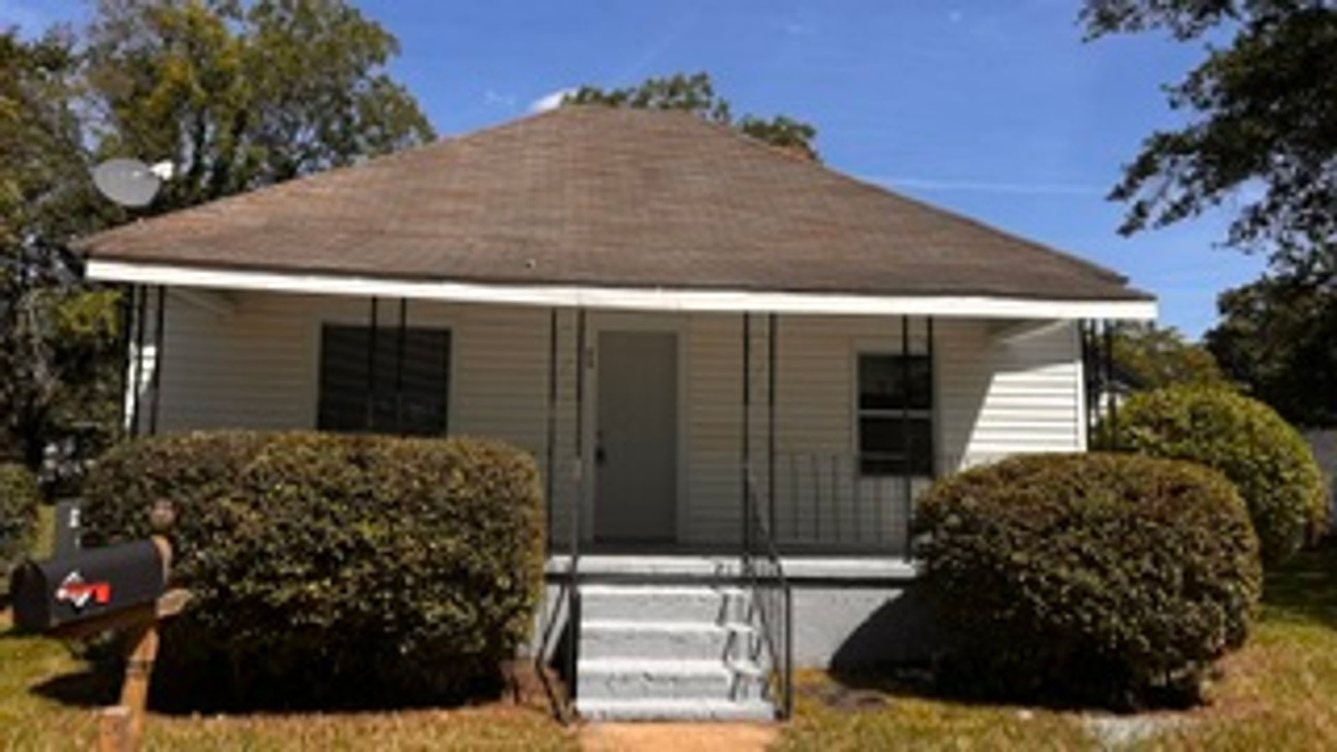 25 Bigby St – photo 1 of 303