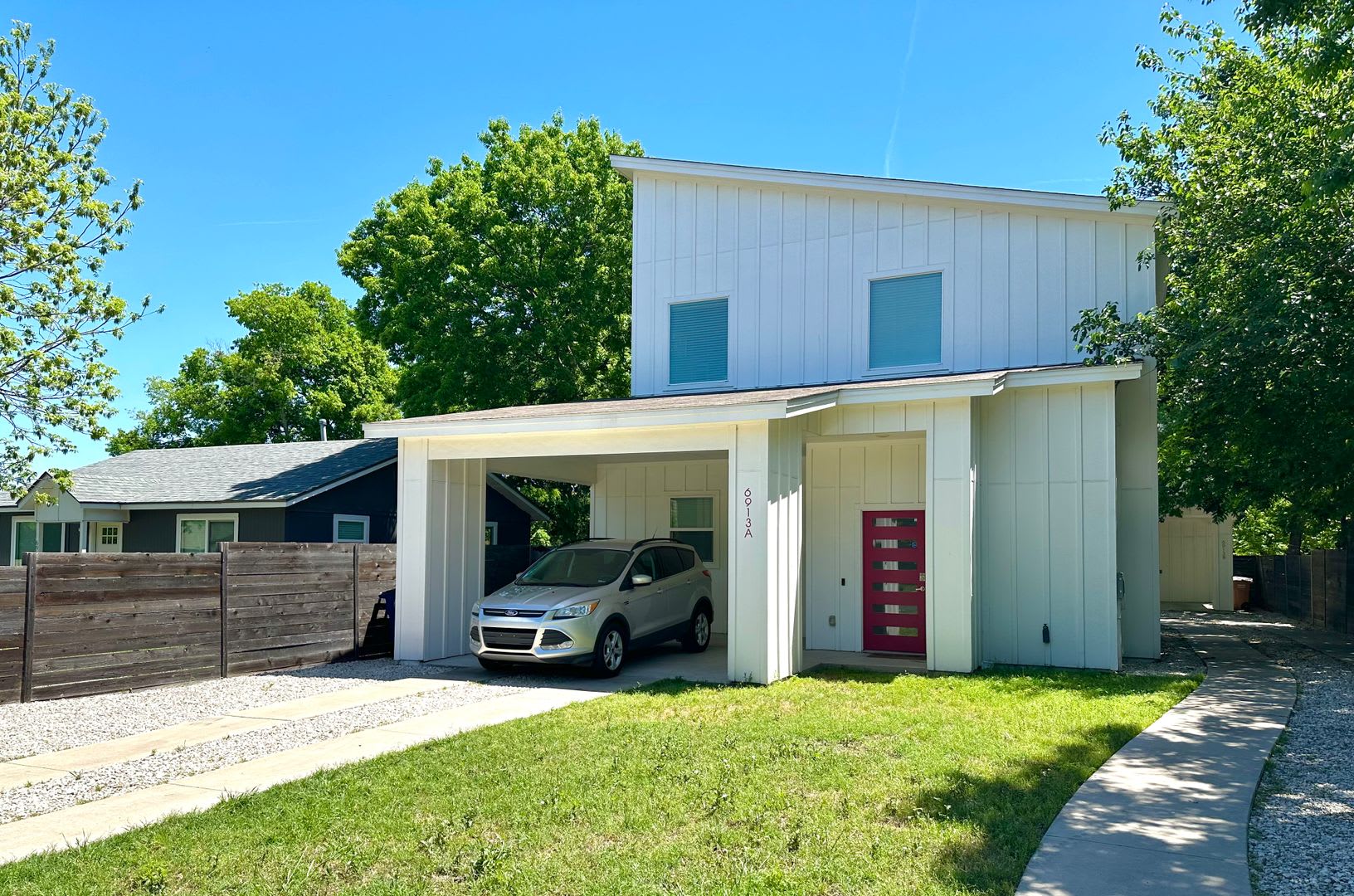 Modern 2 Bed 2 5 Bath Central Austin Home – photo 1