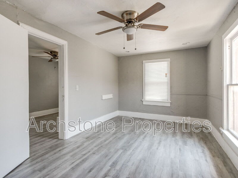 4407 North Military Avenue – photo 1 of 17