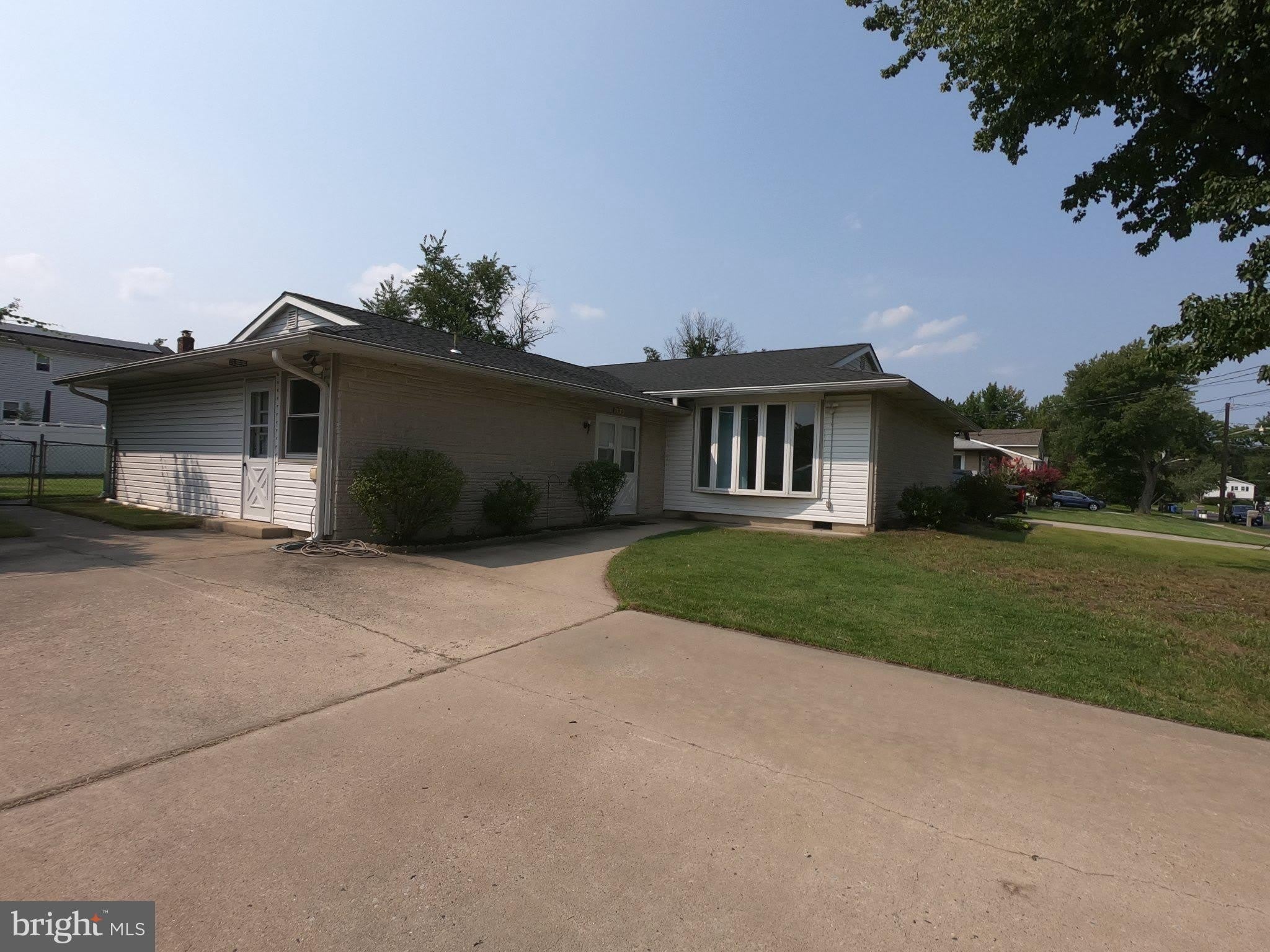 436 S SUFFOLK Drive – photo 1 of 39
