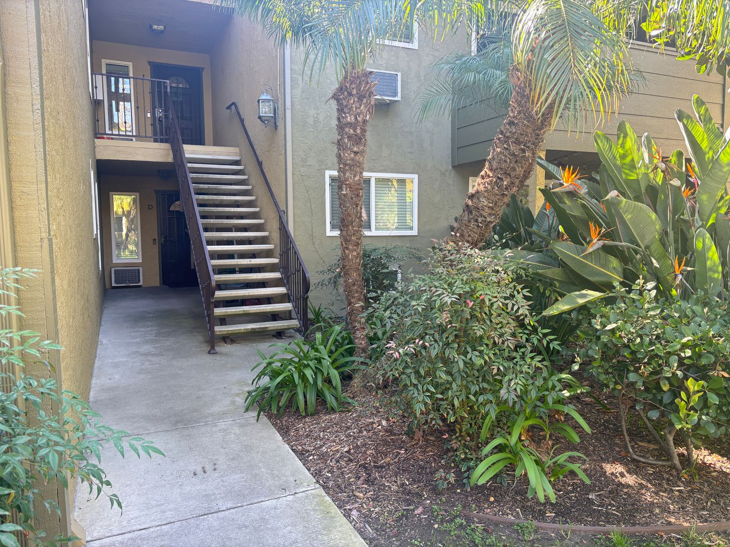 Adorable Condo Ready For Move In – photo 1 of 163