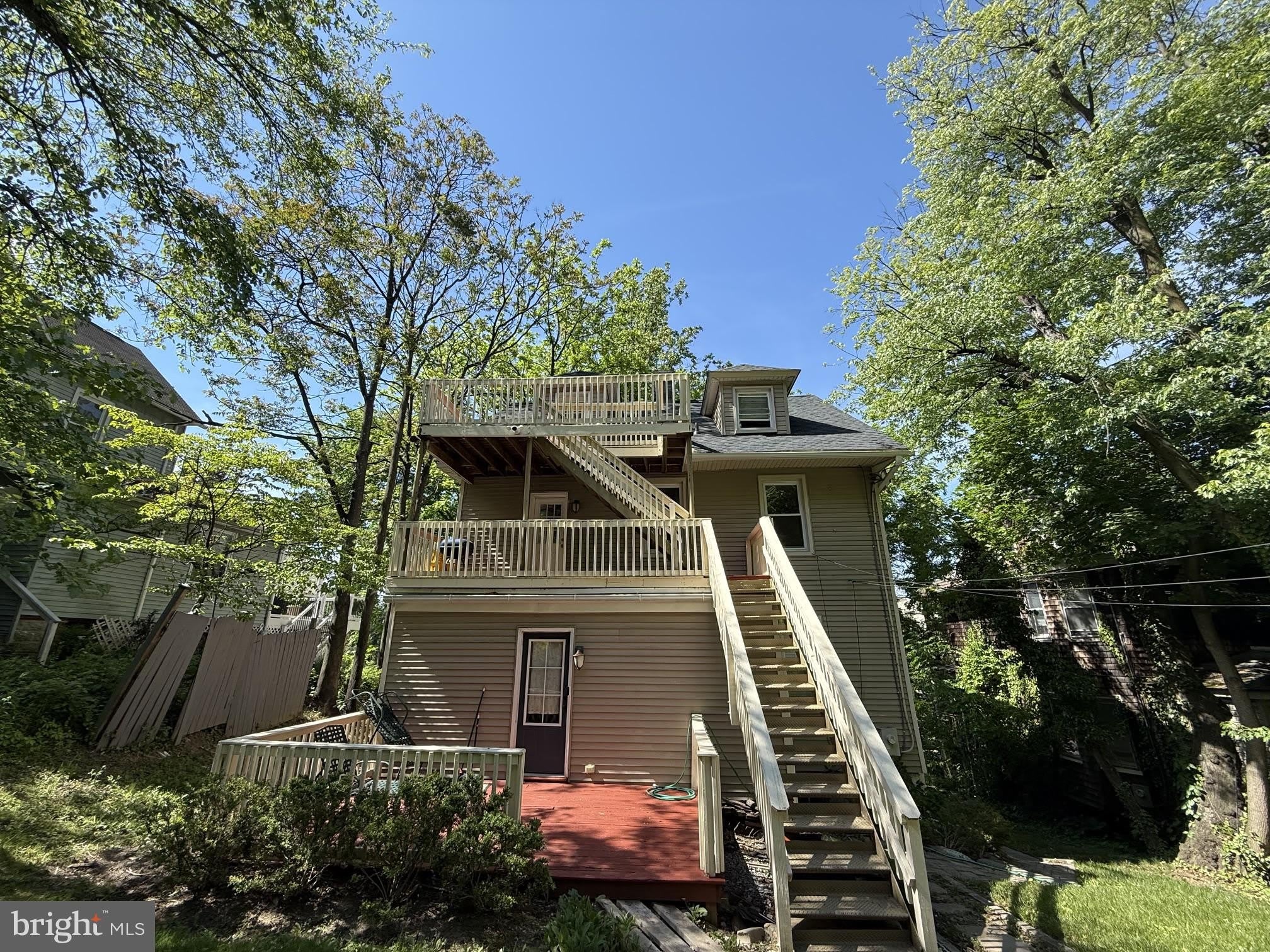 1211 W NORTHERN Parkway W – photo 1
