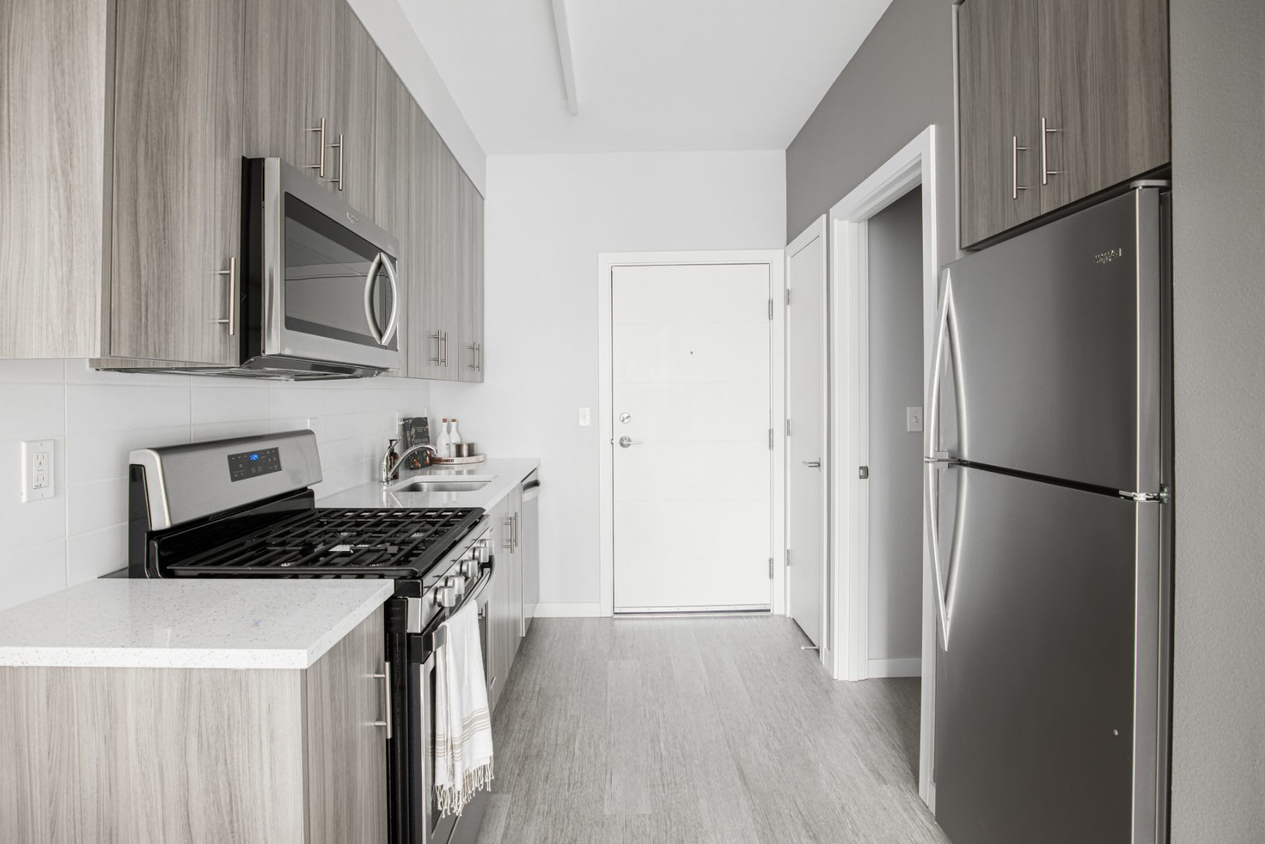 FortyOne 11 Apartments – photo 1
