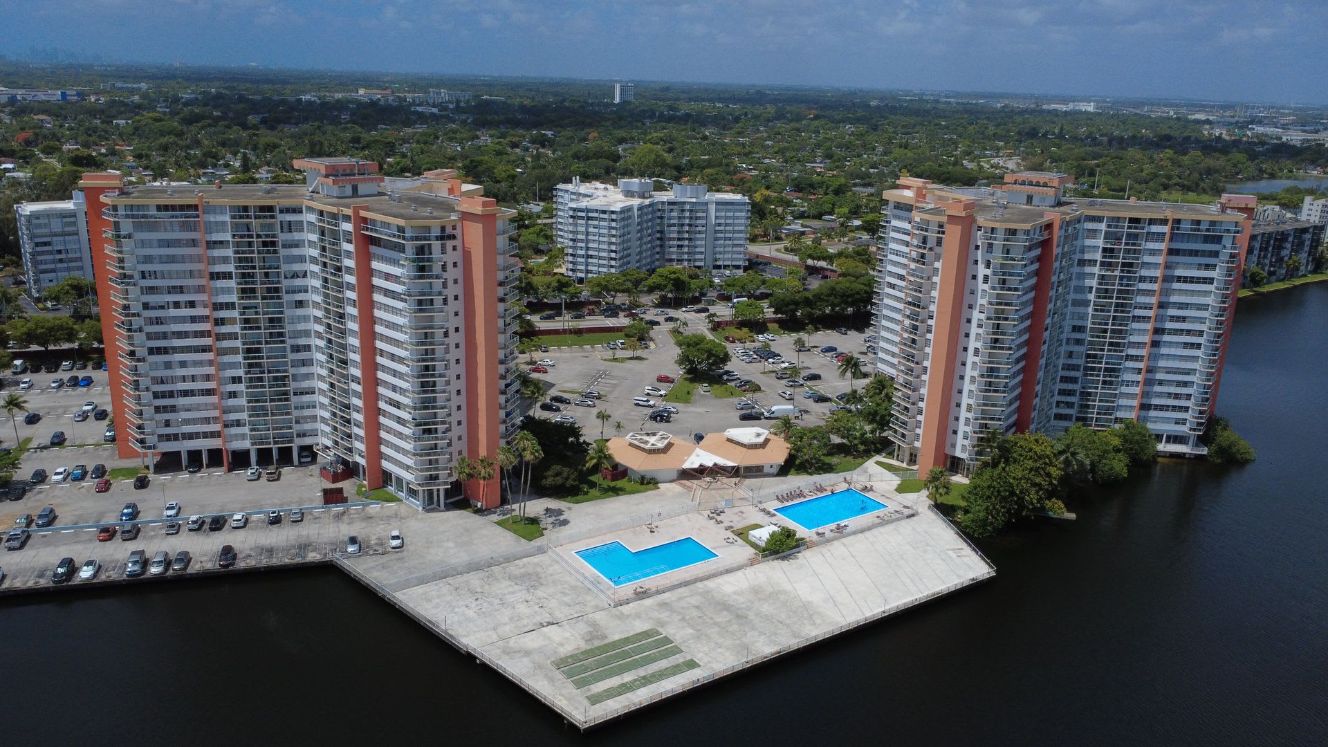 Spacious One Bedroom Two Bath Condo with Parking at Buckley Towers in North Miami Beach – photo 1 of 32
