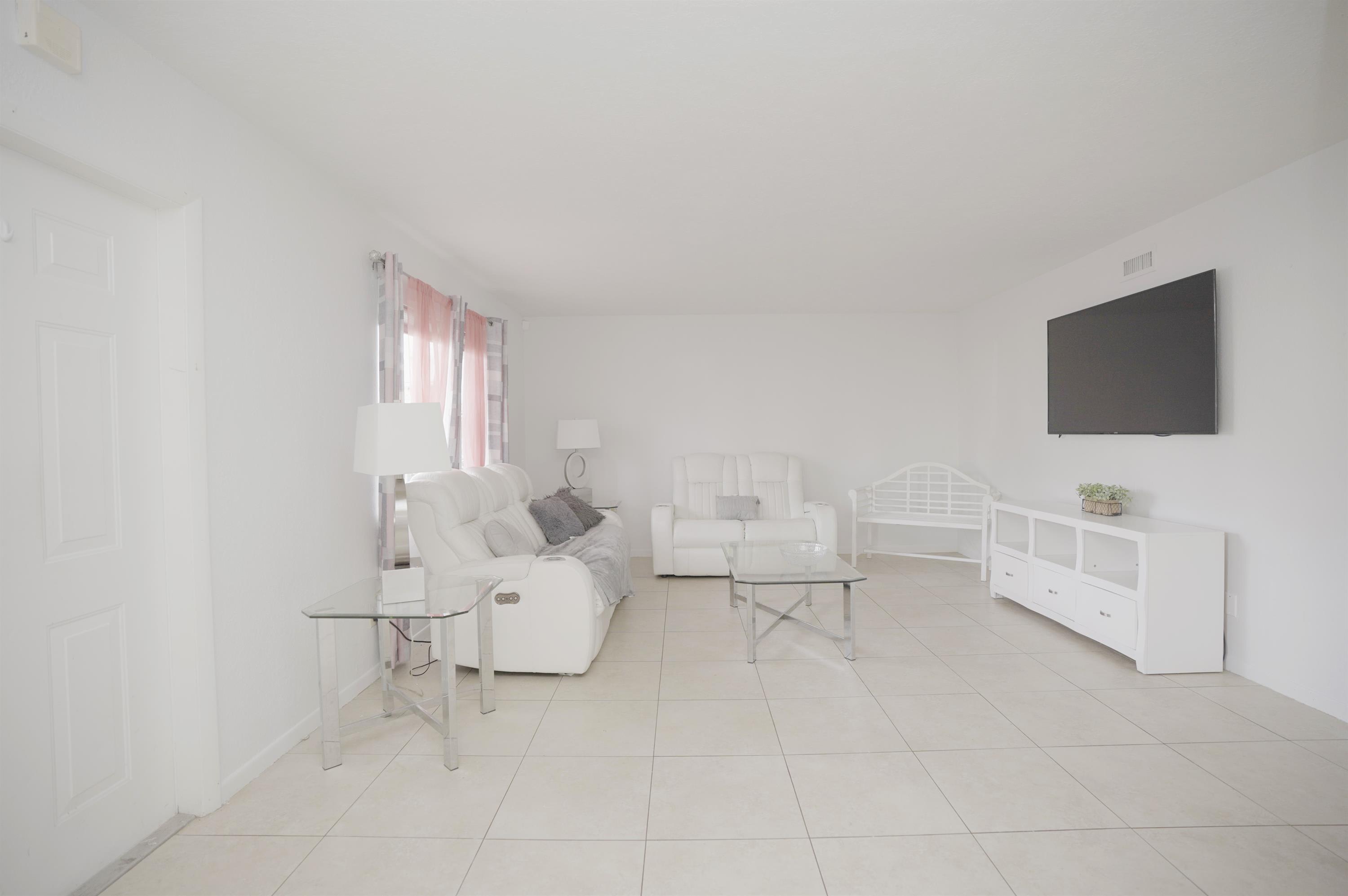 4635 Bayshore Drive P7 – photo 1