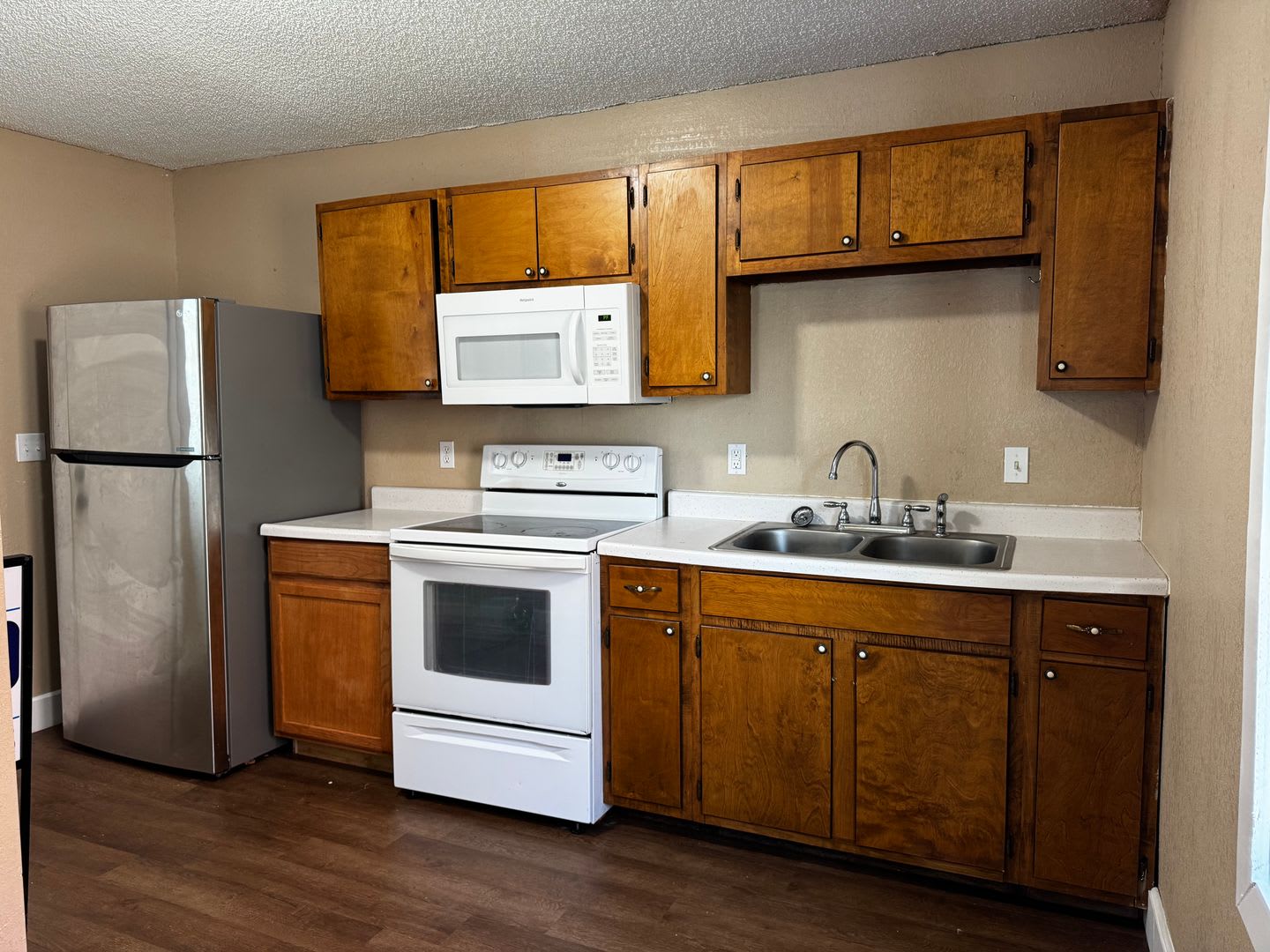 209 S Grice – photo 1 of 8