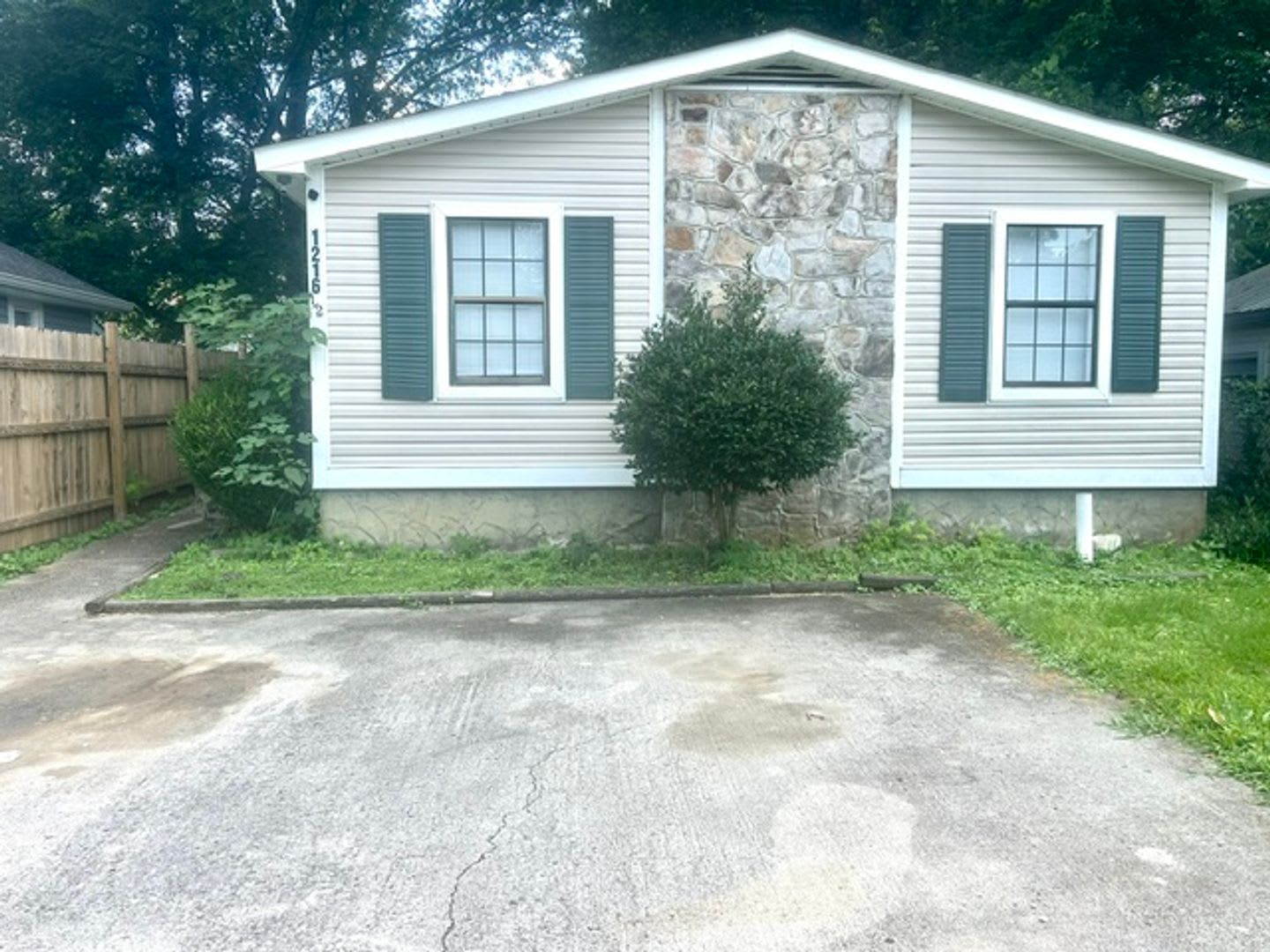 1216 1/2 Stevens Ave – photo 1
