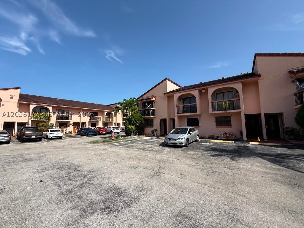 2560 W 53rd St – photo 1