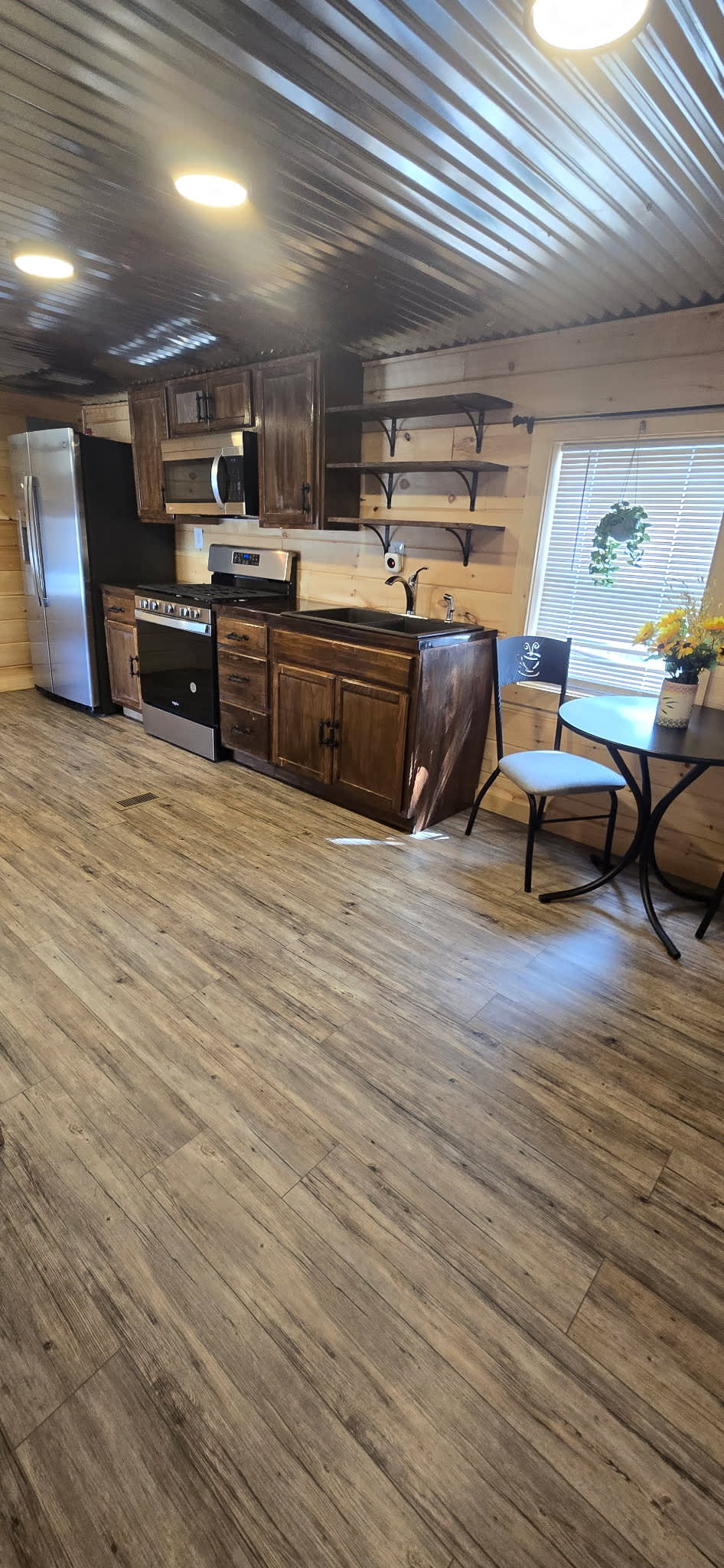 280 Bangor Rd – photo 1 of 8