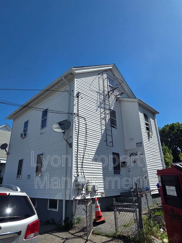 94 Webster Ave – photo 1