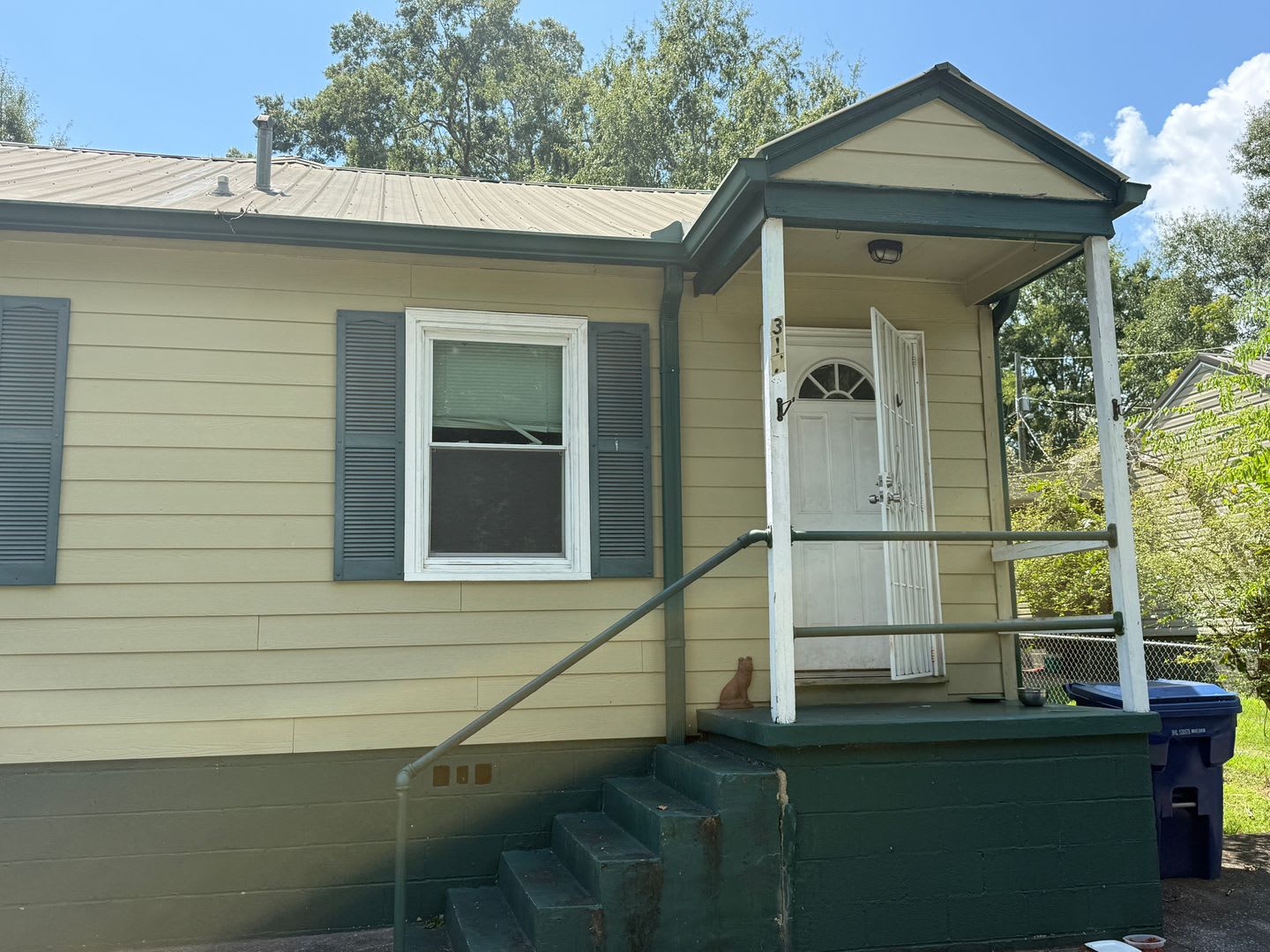Charming 1-Bedroom Duplex in Pell City! – photo 1 of 12
