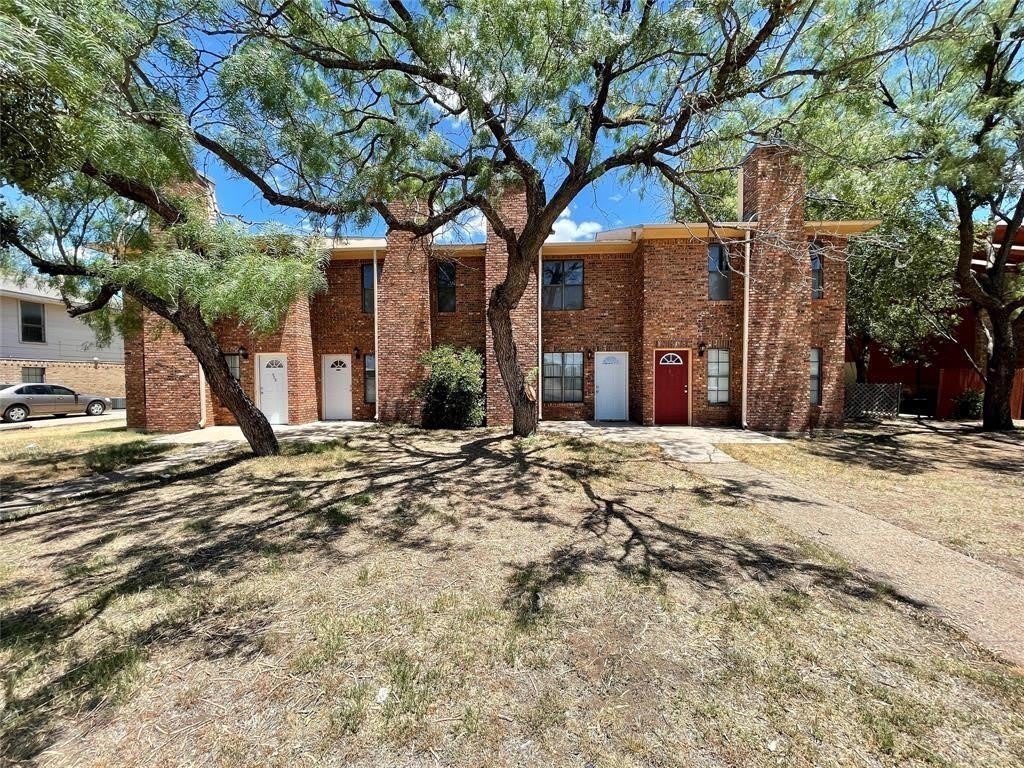 921 Bruce Way – photo 1