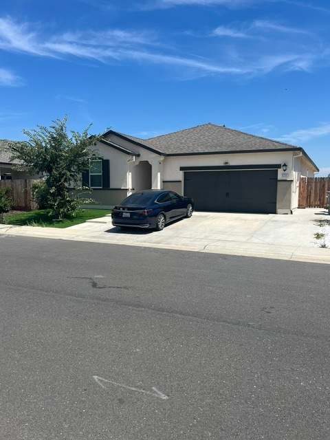 6335 Katrina Drive – photo 1 of 11