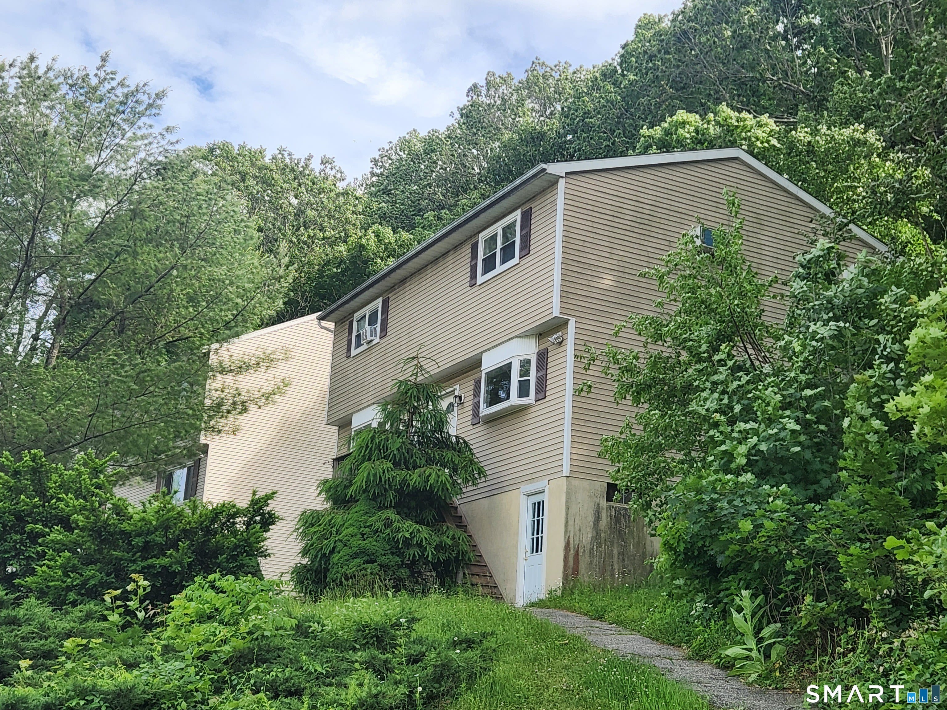1 Knollwood Drive – photo 1 of 11