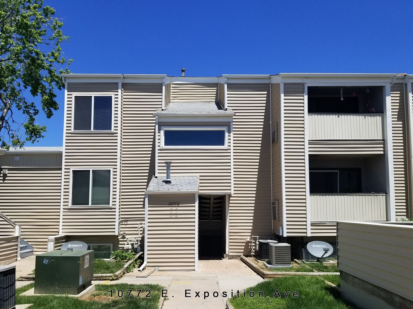2 Bed 1 Bath Cherry Creek Schools Great Location Off Havana And Exposition With Balcony And Washer Dryer In Complex – photo 1