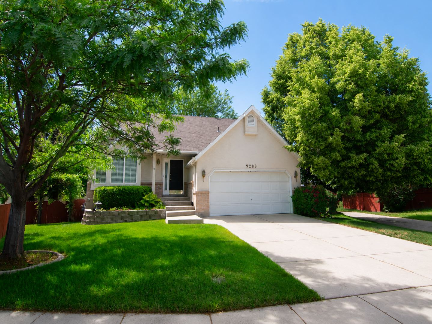 Charming 5 Bedroom Cul De Sac Home In Sandy With Garden Beds And Outdoor Space – photo 1 of 371