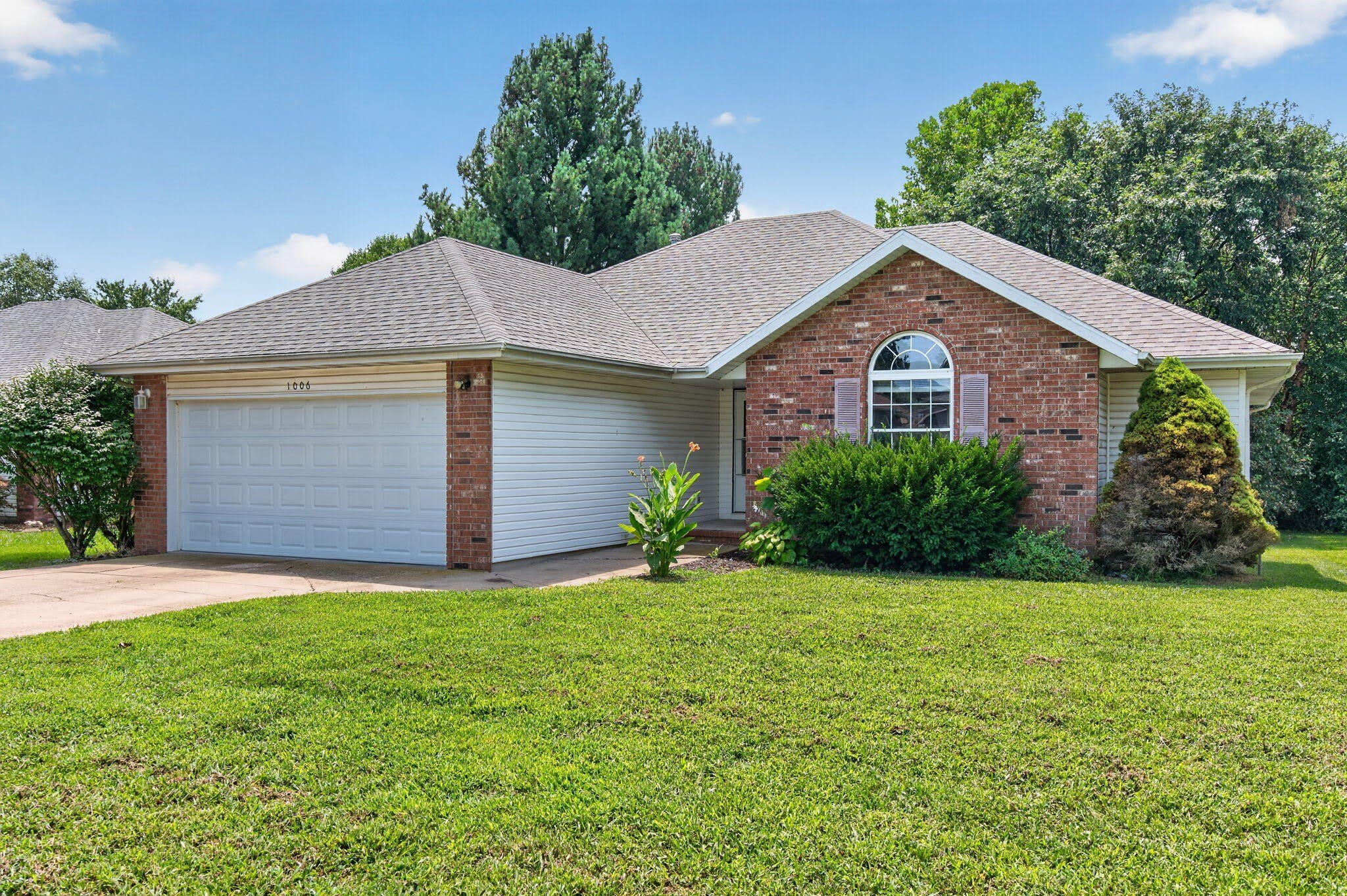 1006 W Cobblefield Way – photo 1 of 161