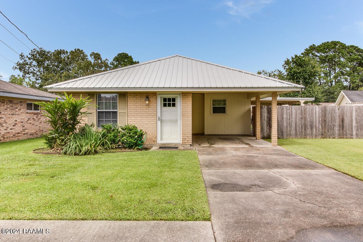 303 Gerald Drive – photo 1