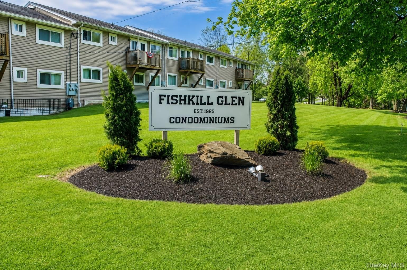 5 Fishkill Glen Drive – photo 1 of 12