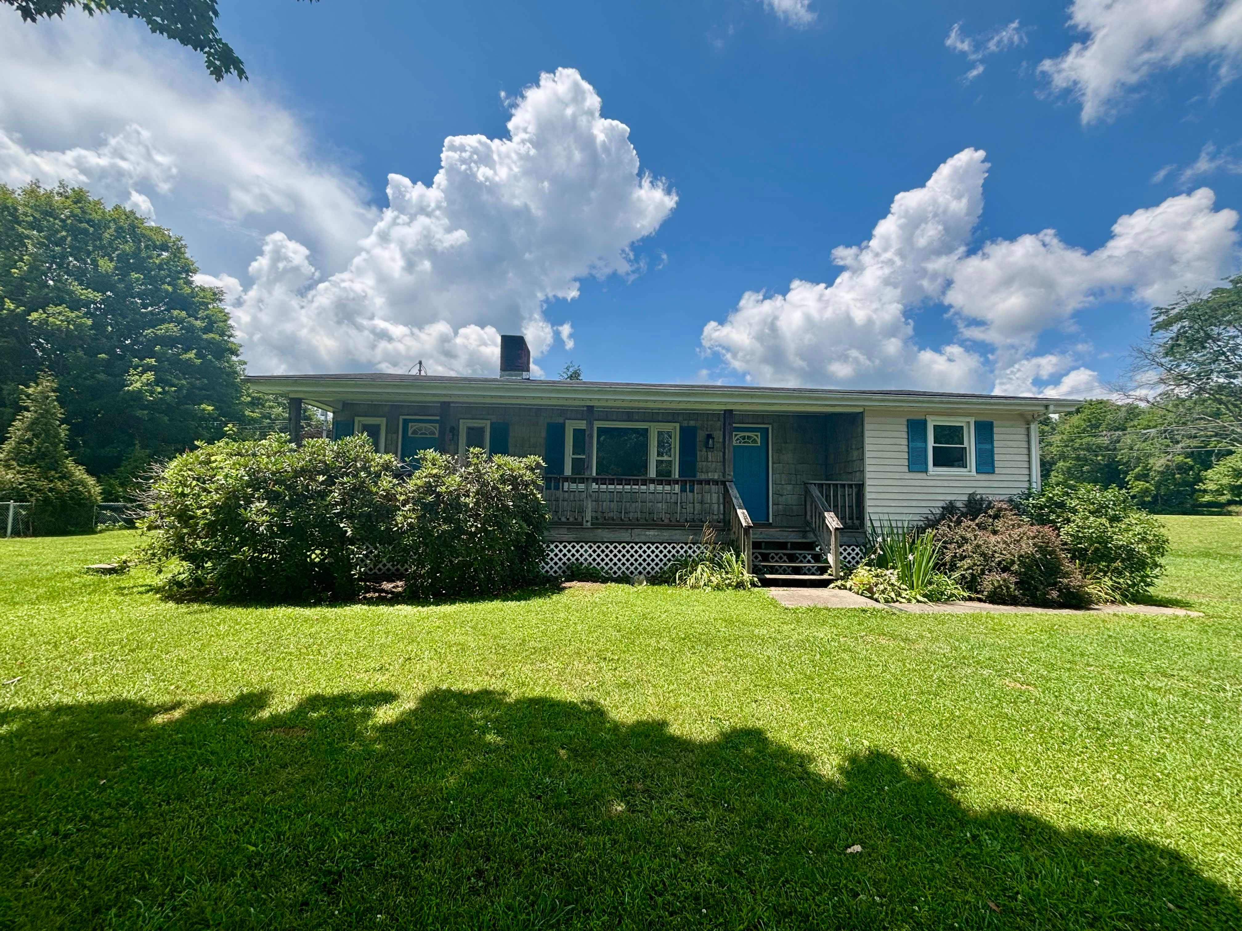 114 Lunceford Ln – photo 1 of 19