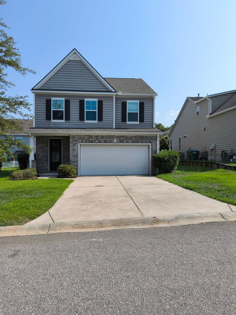 Picket Fences, The Perfect Place to Call Home – photo 1 of 66