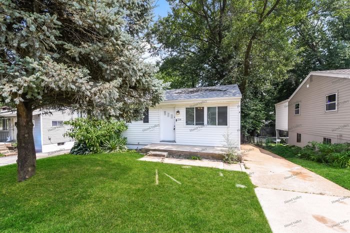 154 Elbring Drive – photo 1 of 13
