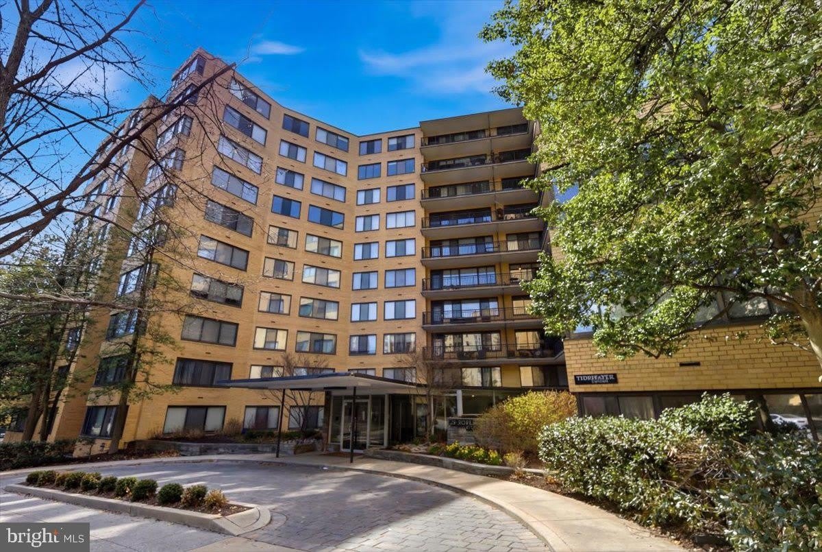 4740 Connecticut Avenue Nw – photo 1 of 19