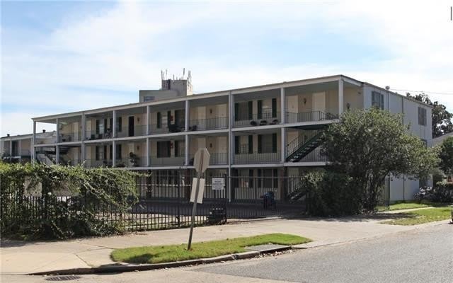 3550 COLISEUM Street – photo 1