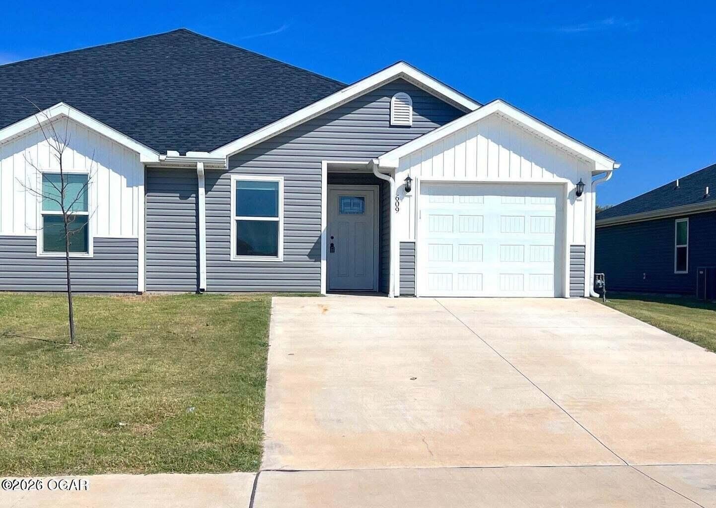 609 Short Leaf Lane – photo 1 of 23