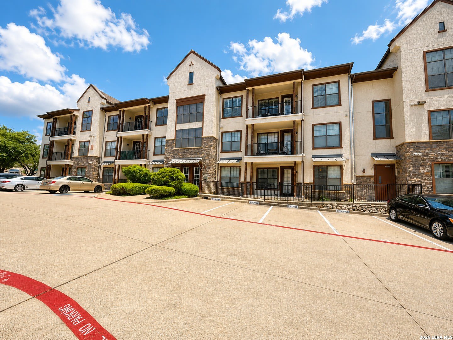 7342 OAK MANOR DR – photo 1