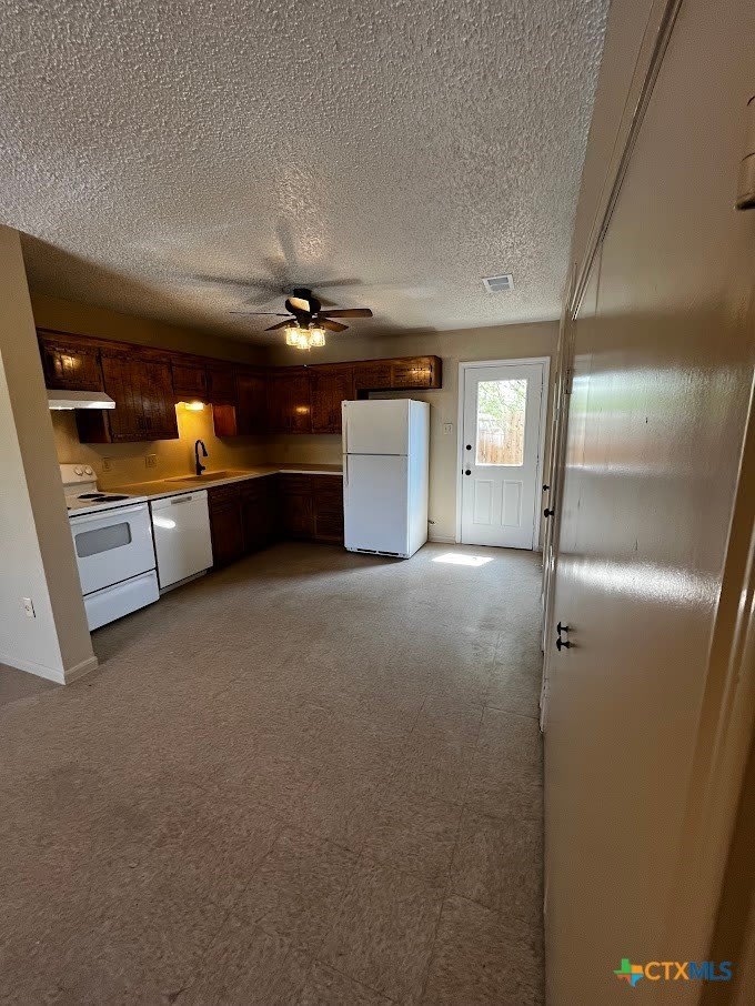 202 N Walnut – photo 1 of 11