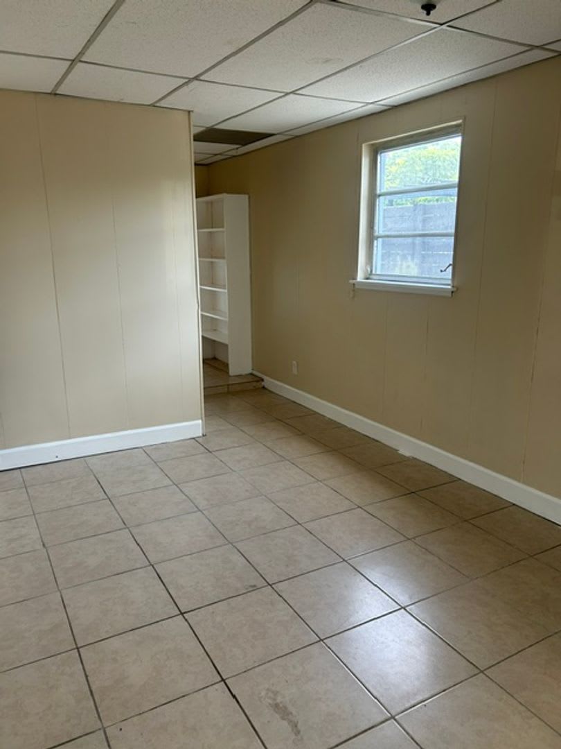 3/1 available now! Close to everything! – photo 1