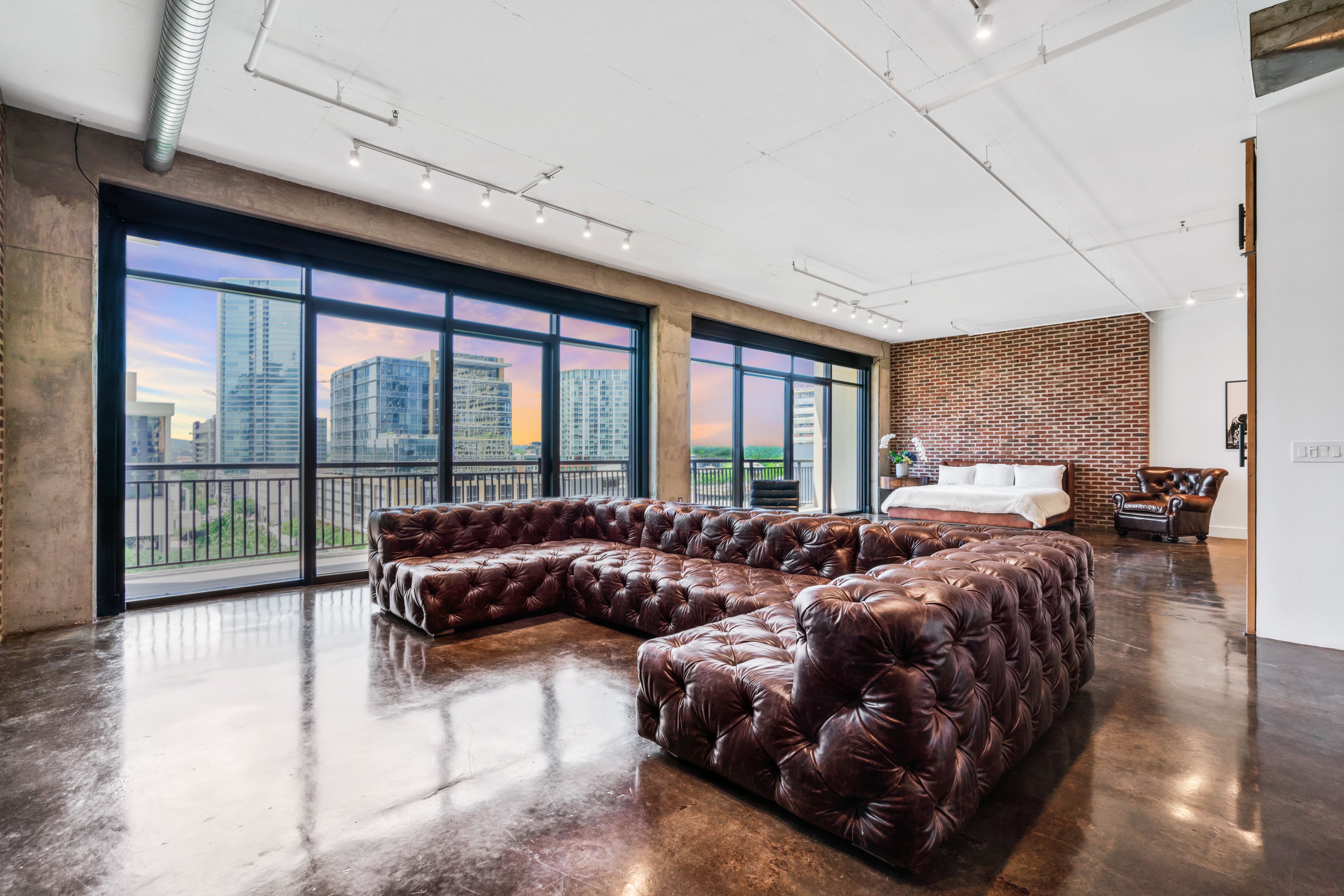 311 West 5th Street – photo 1