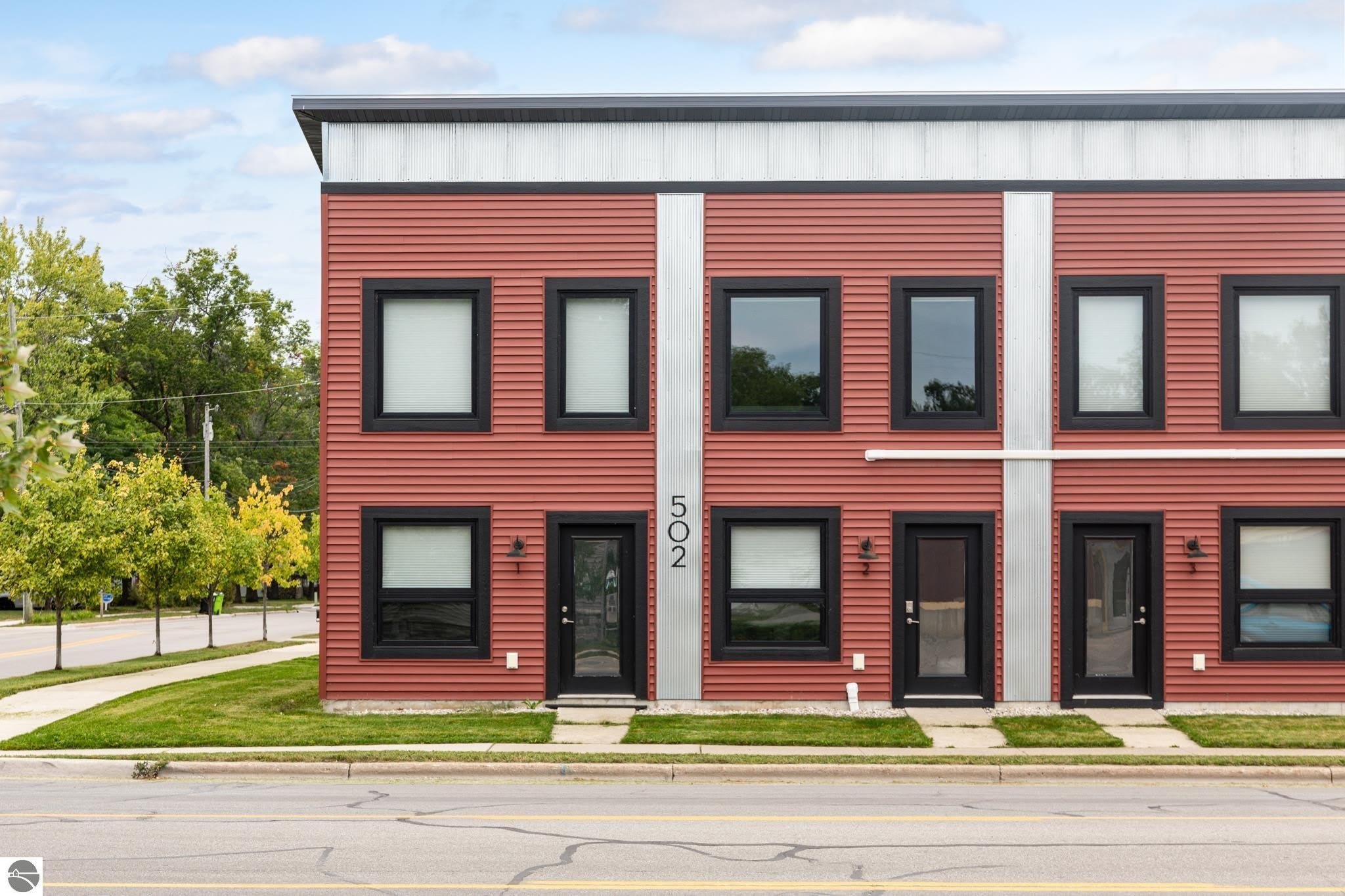 502 Hastings – photo 1 of 25