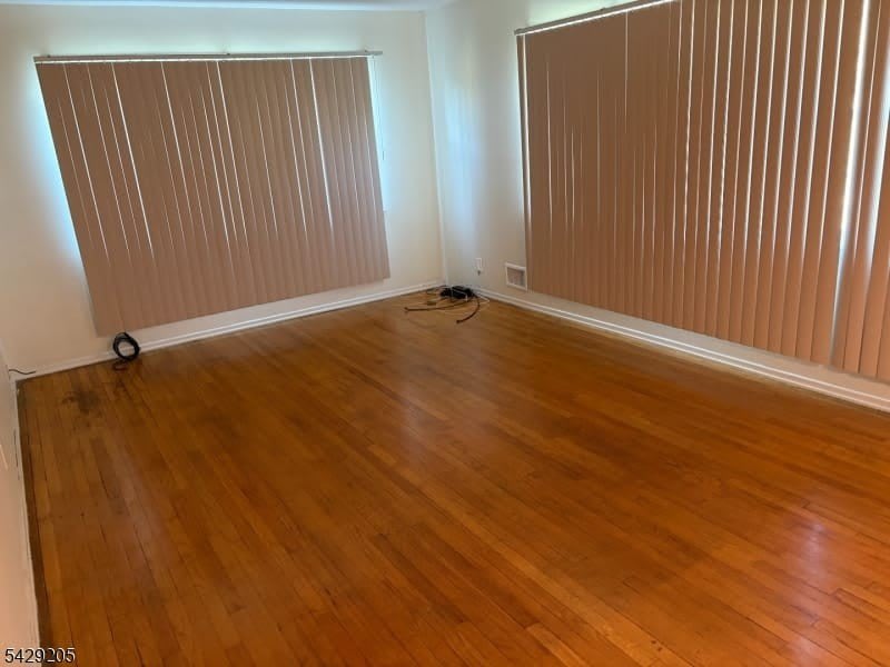 6 Columbia Dr – photo 1 of 10