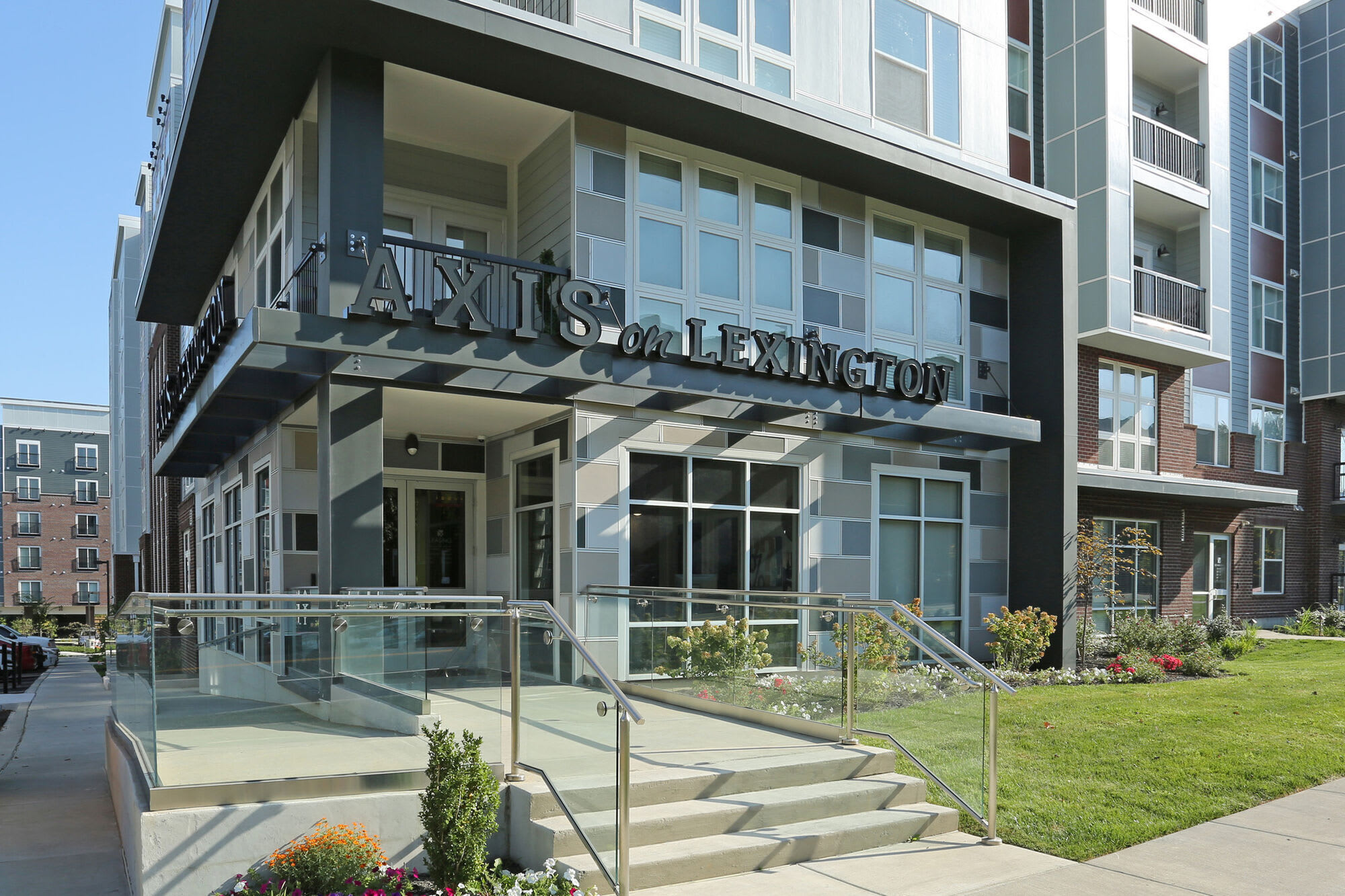 Axis on Lexington – photo 1
