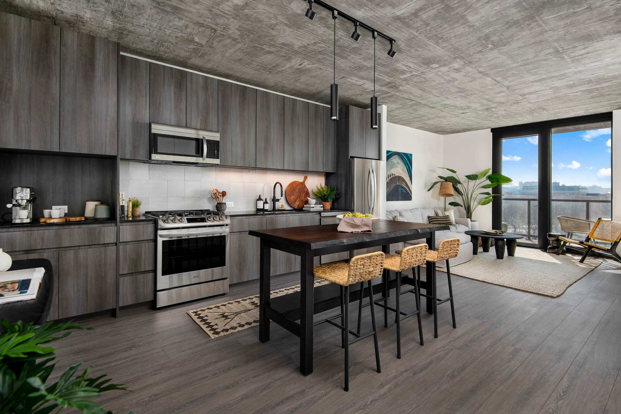 1380 W Randolph St – photo 1