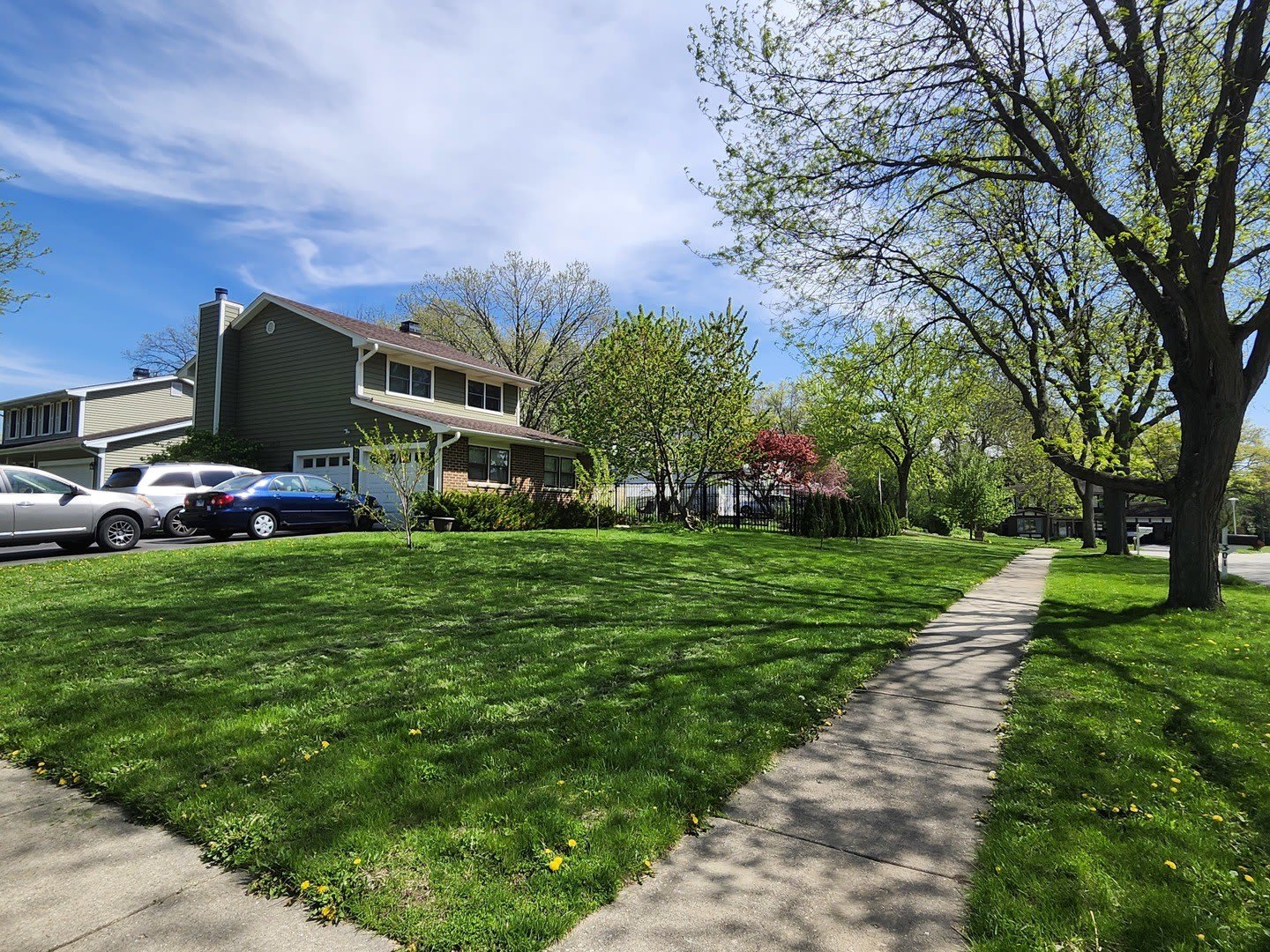 301 Oakbrook Court – photo 1 of 46