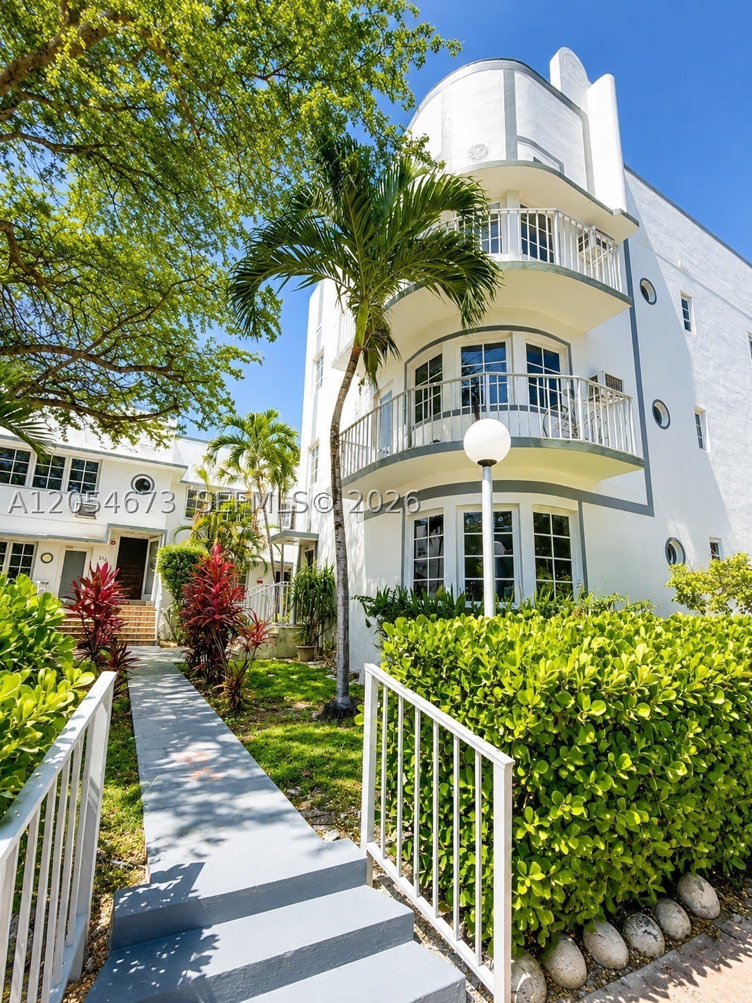 322 25th St – photo 1