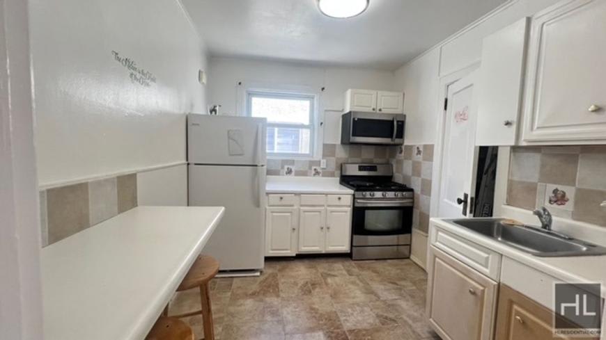 3616 CLARENDON ROAD – photo 1