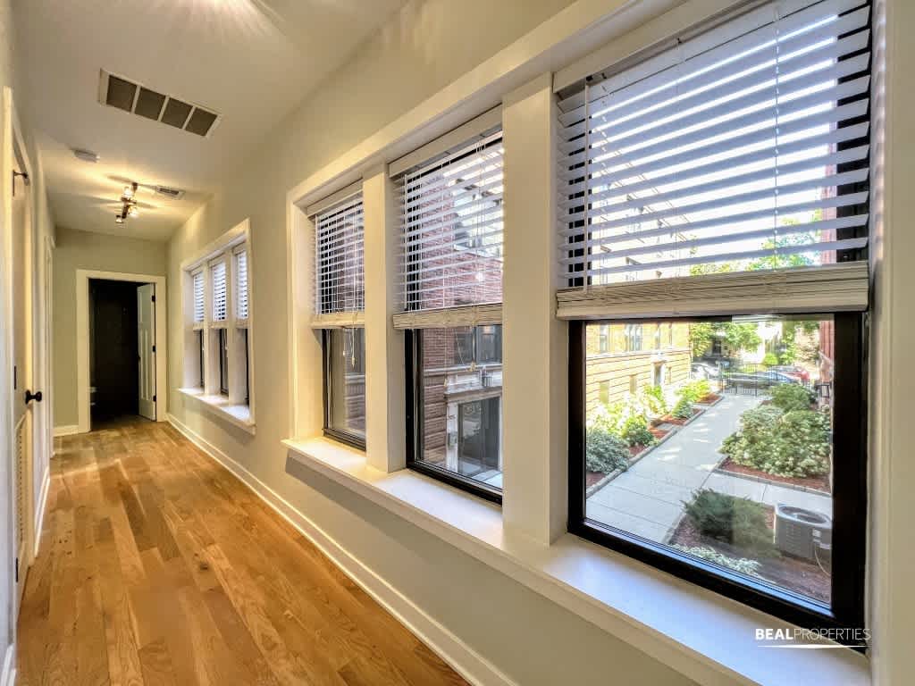 2205 W Eastwood Ave – photo 1
