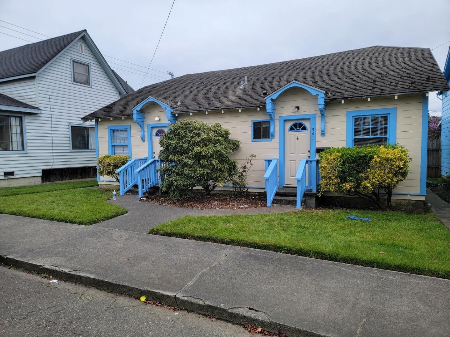 541 15Th St – photo 1 of 11