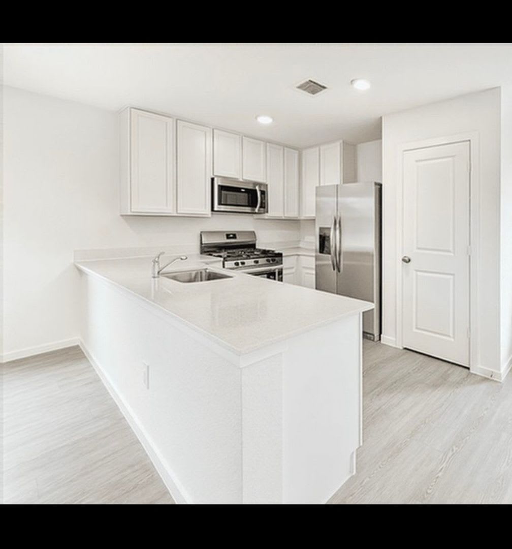 Spacious 4BR House in Conroe – photo 1