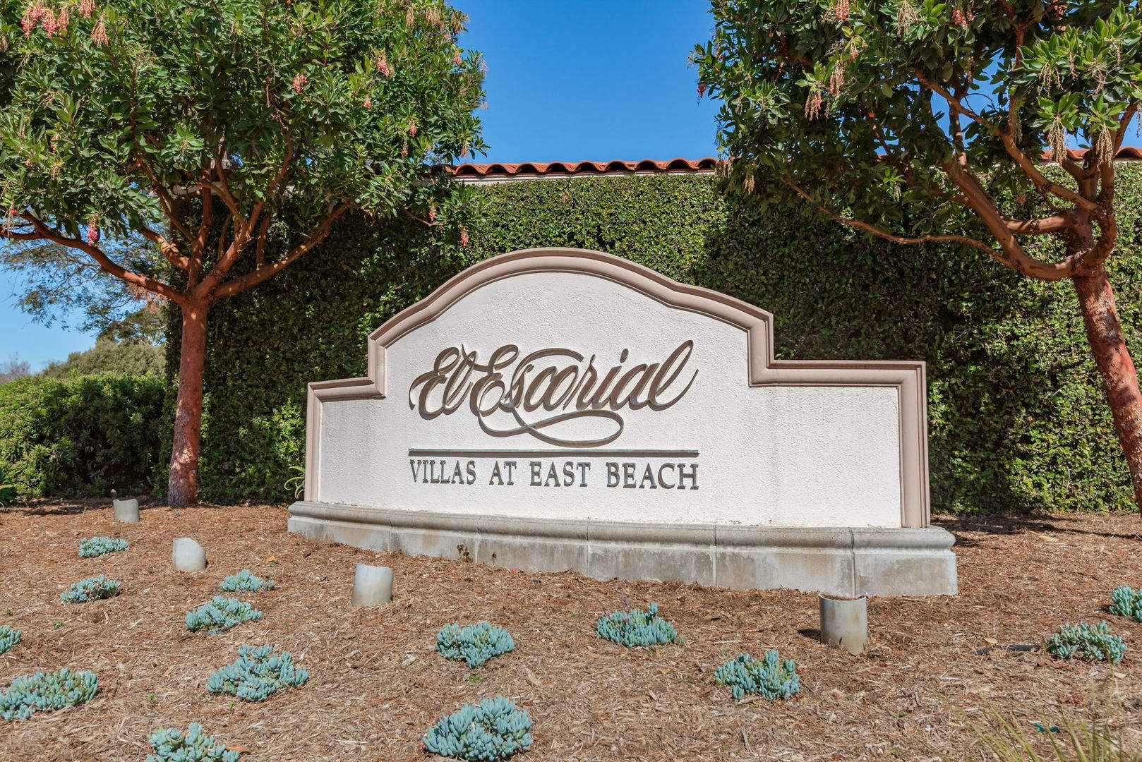 RARELY offered! Top floor three bedroom 2.5 bath El Escorial condo, fully furnished at East Beach. – photo 1