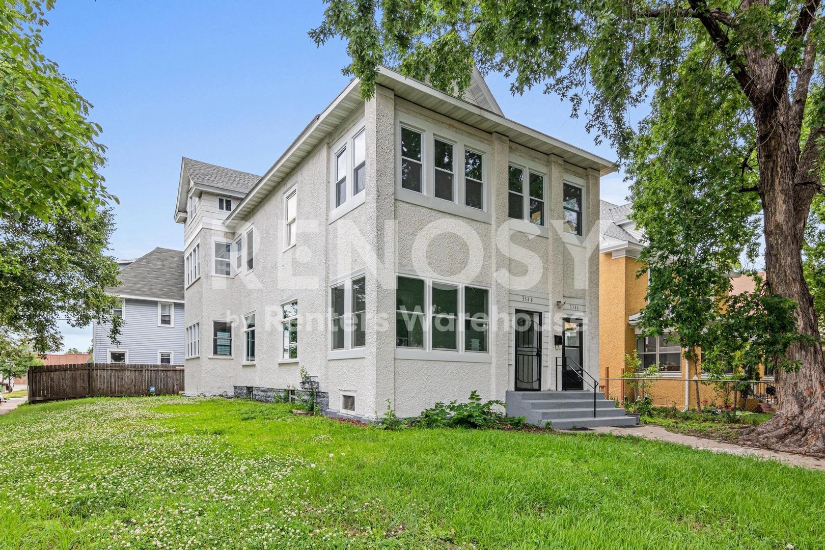 2BD/1BA Duplex in Minneapolis Available Now! – photo 1
