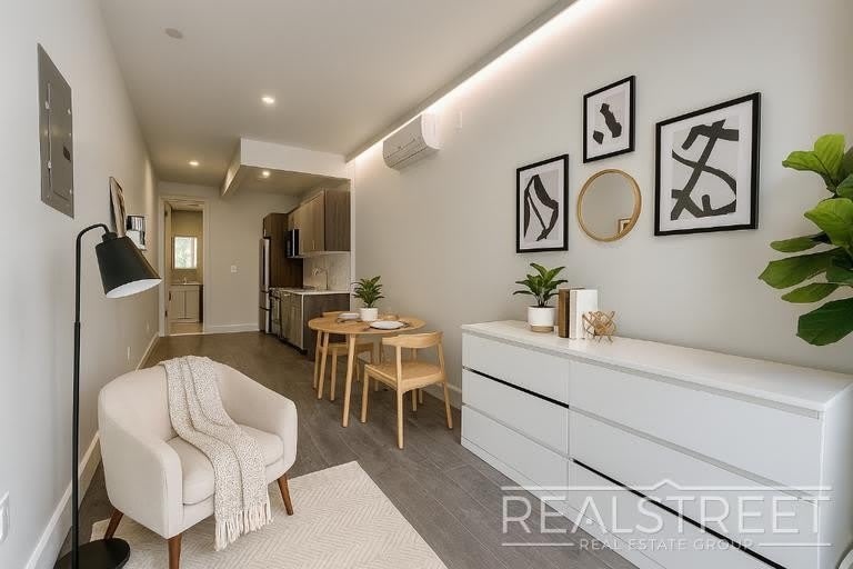 277 Linden St – photo 1 of 15